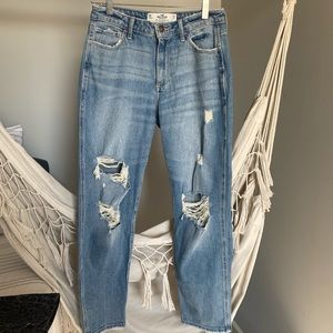 Hollister high waisted mom-jean size 27